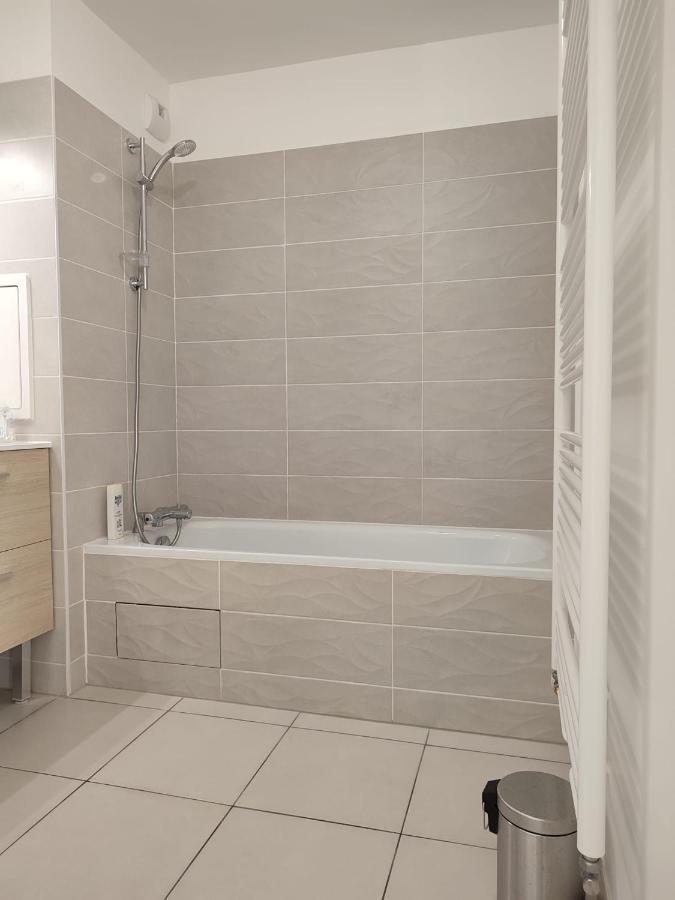 Chambre Privee Dans Un Nouvel Appartement Partage Pres De Paris Avec Parking Gratuit Chevilly-Larue Kültér fotó